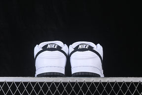 Dunk “White Black”