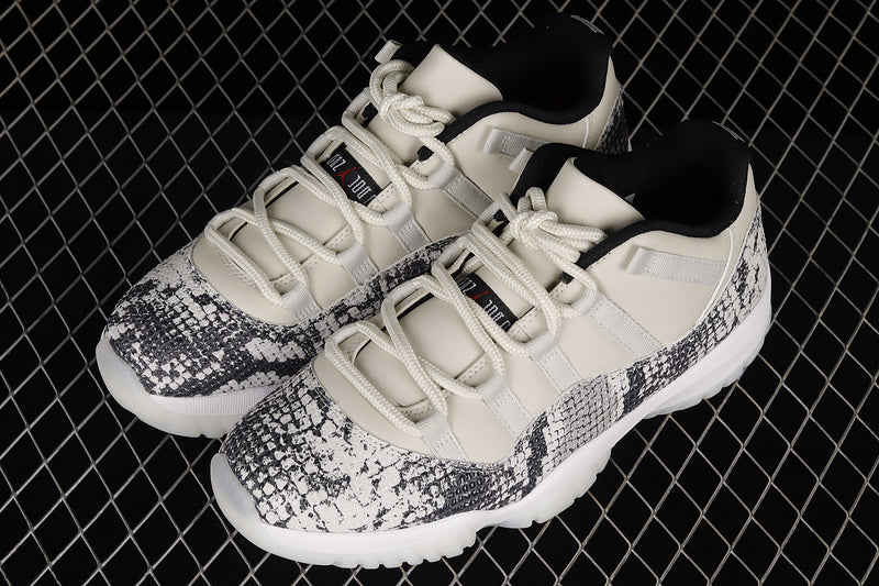 Air Jordan 11 Low ” Light Bone ”