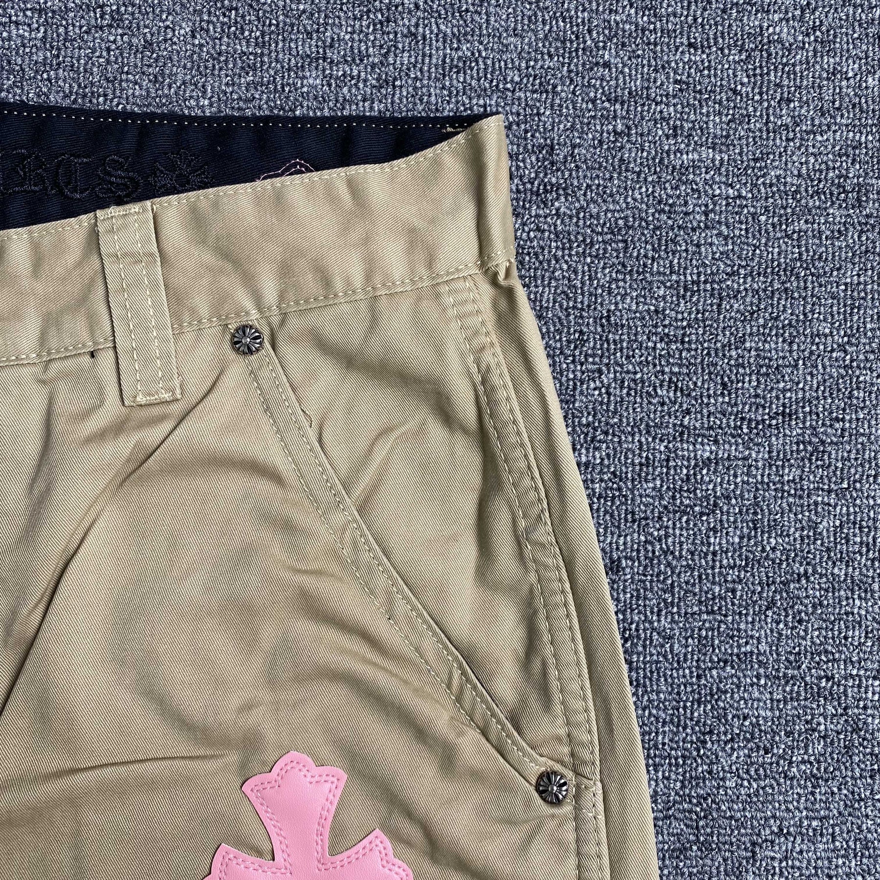 Calça Flare Chrome Hearts “Checkered Cross Patch Carpenter”