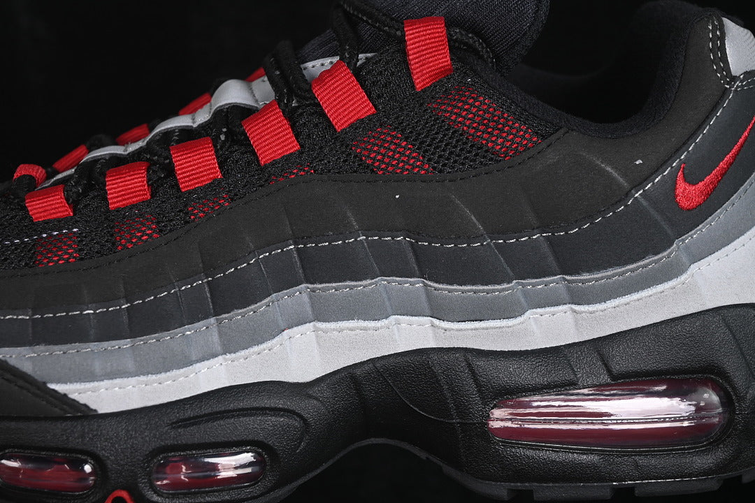 Air max 95 x Liverpool FC “Black Gym Red”