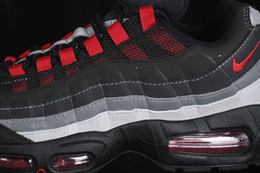 Air max 95 x Liverpool FC “Black Gym Red”