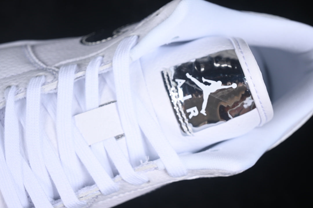 Air Jordan 1 Low “White Metallic Silver”