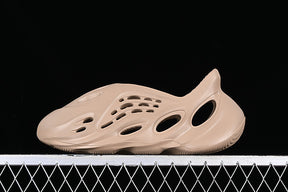 Yeezy Foam Runner “Mist”