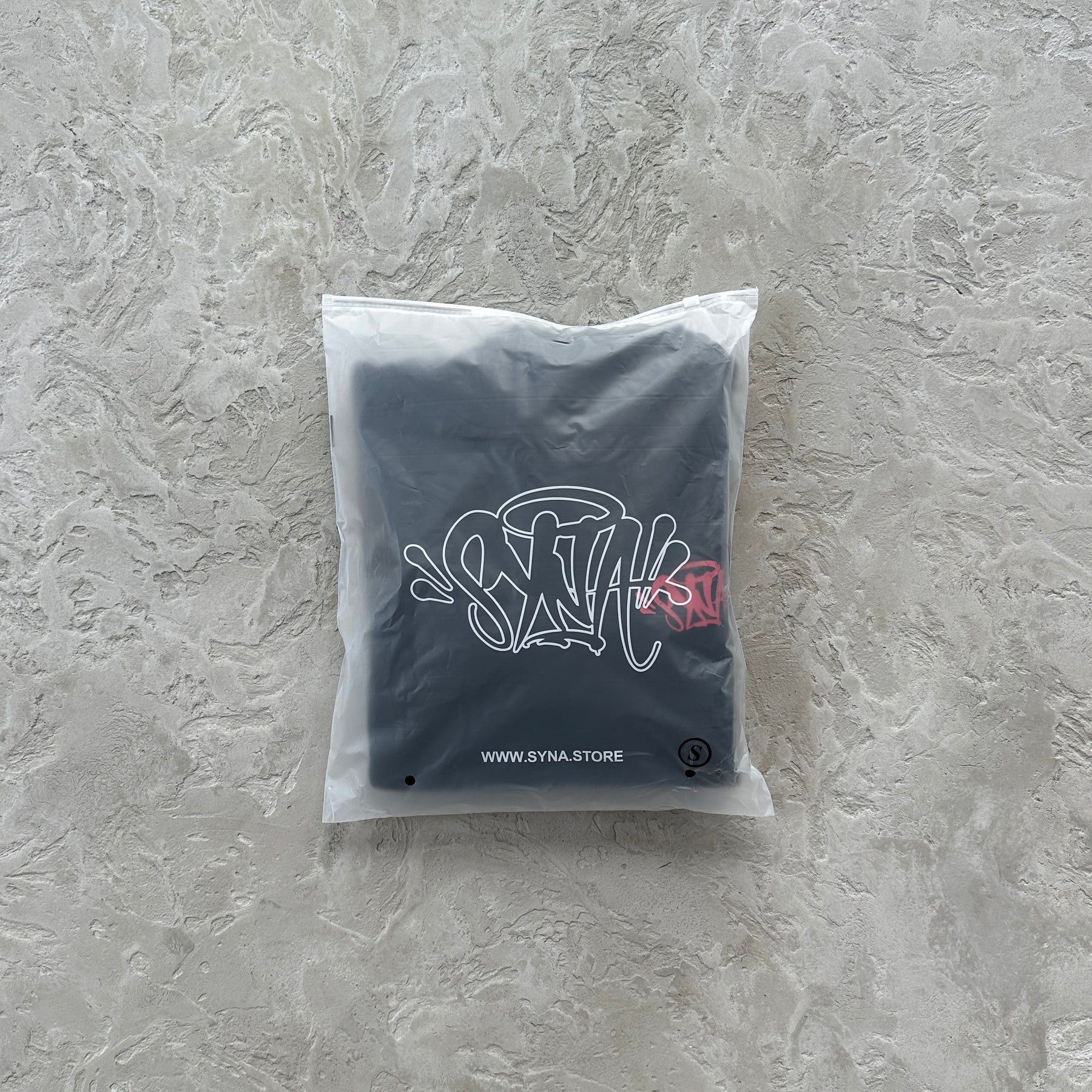 Moletom Syna World x Nemzz “Rents Due"