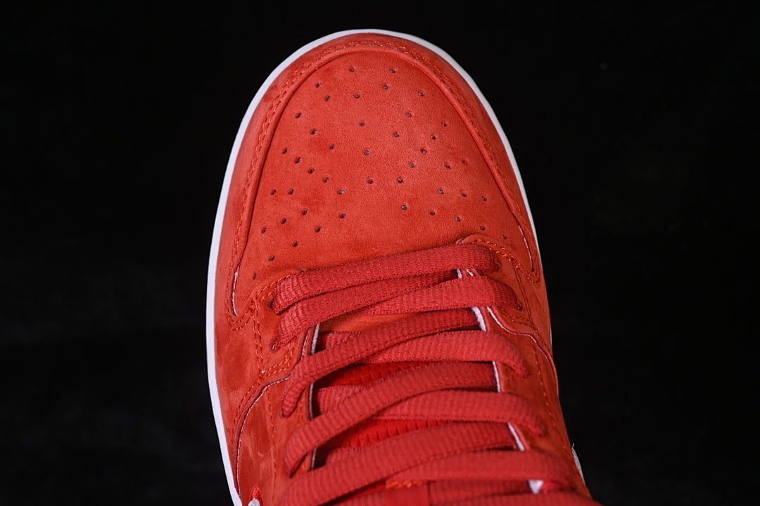 Dunk “Ishod Wair University Red”