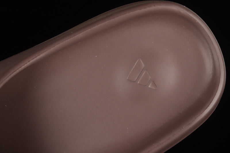 Yeezy Slide “Soot 2021”