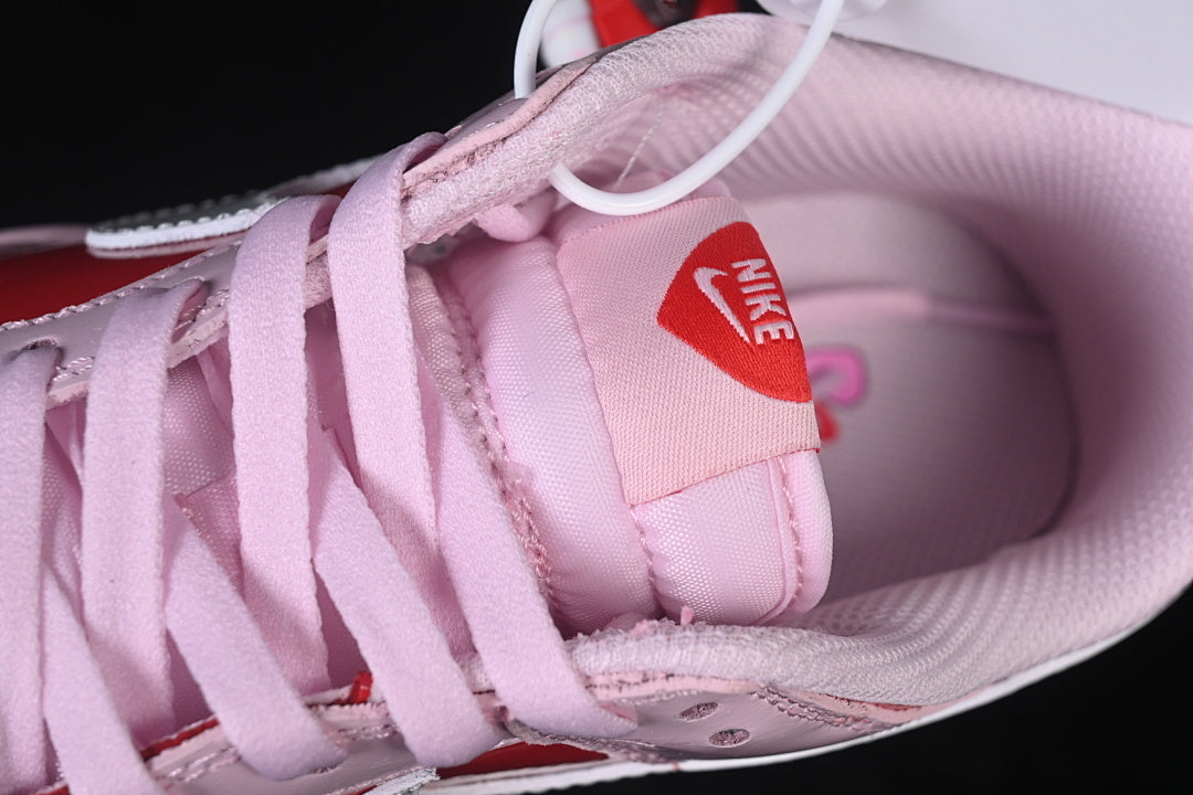 Dunk “Pink Valentine's Day”
