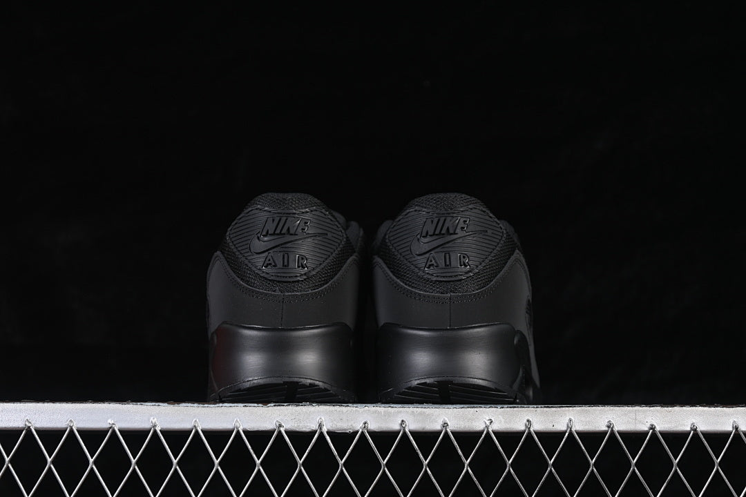 Air max 90 “Essential Triple Black”