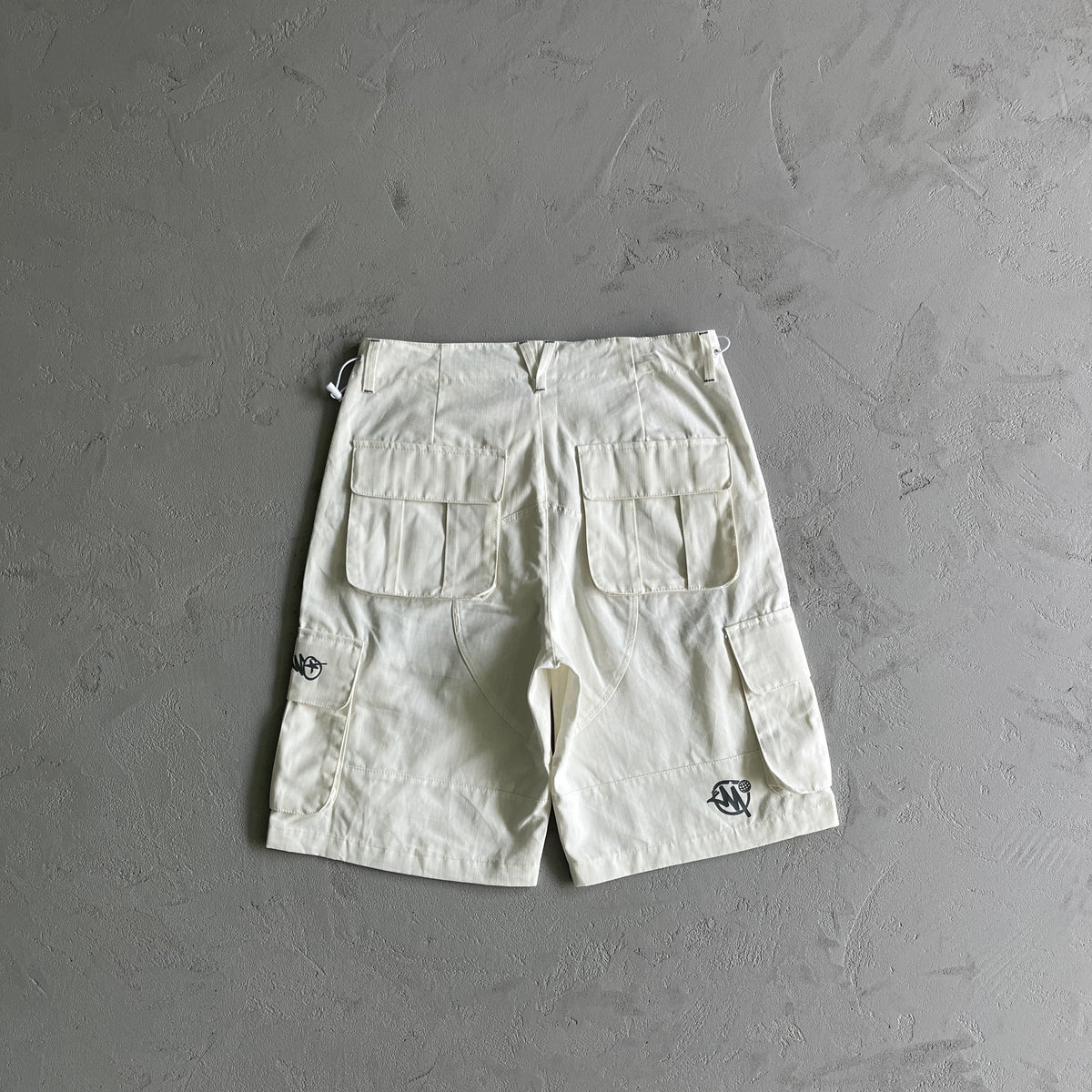 Shorts Cargo MNUS TWO “Graff” ( Branco )