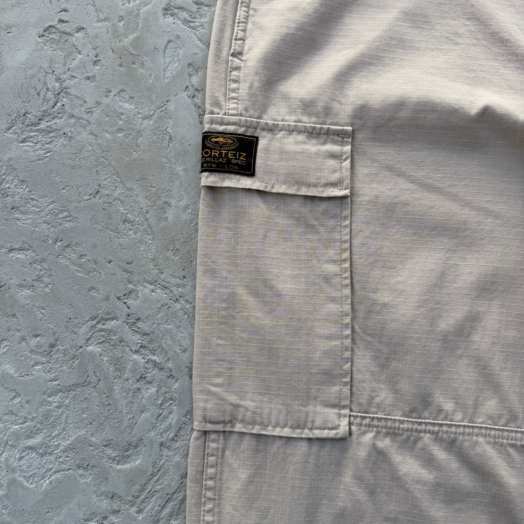 Calça Corteiz “Guerillaz Cargo Pant”