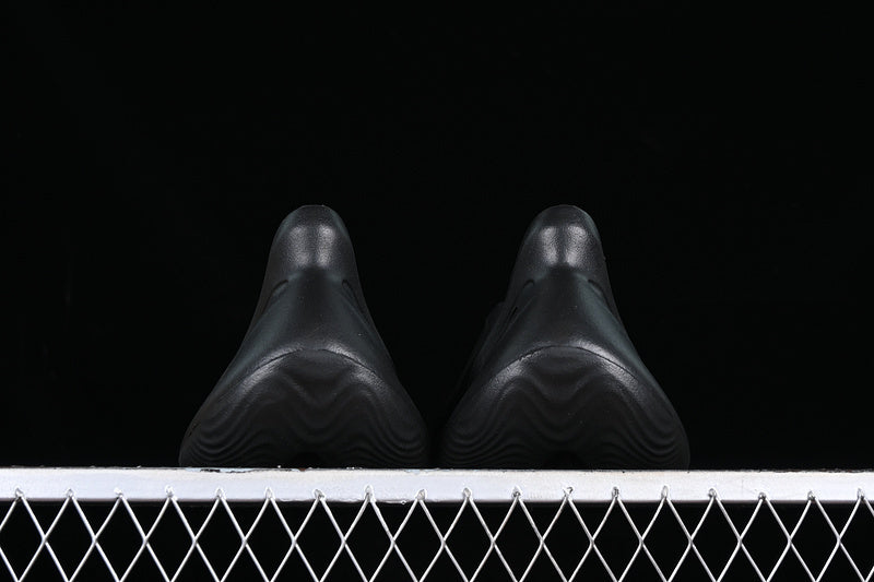 Yeezy Foam Runner “Ararat Black”