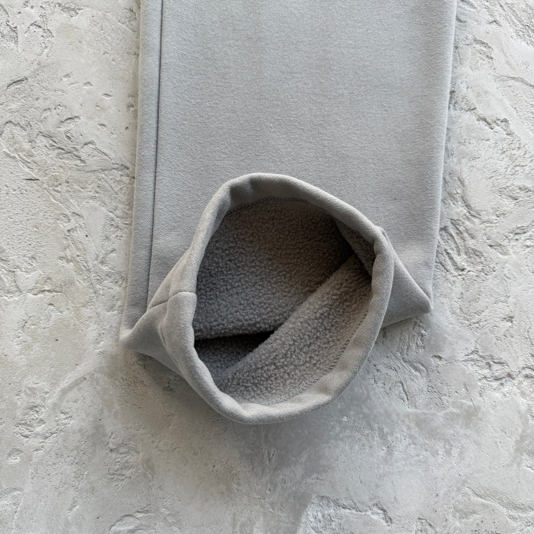 Conjunto Corteiz “College Arch Open” ( Cinza )