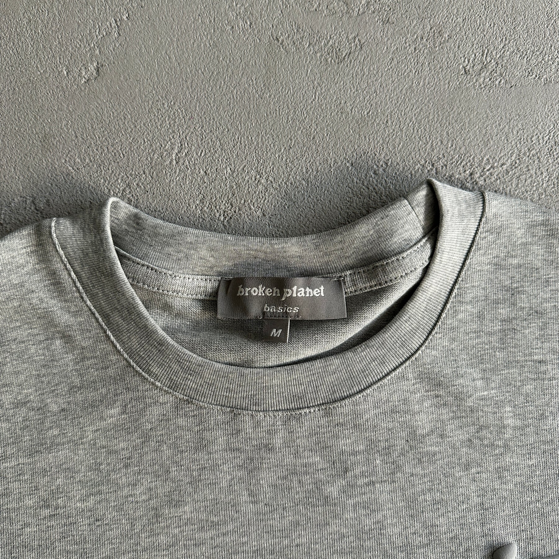 Camisa Broken Planet “Basic Floral Gray”