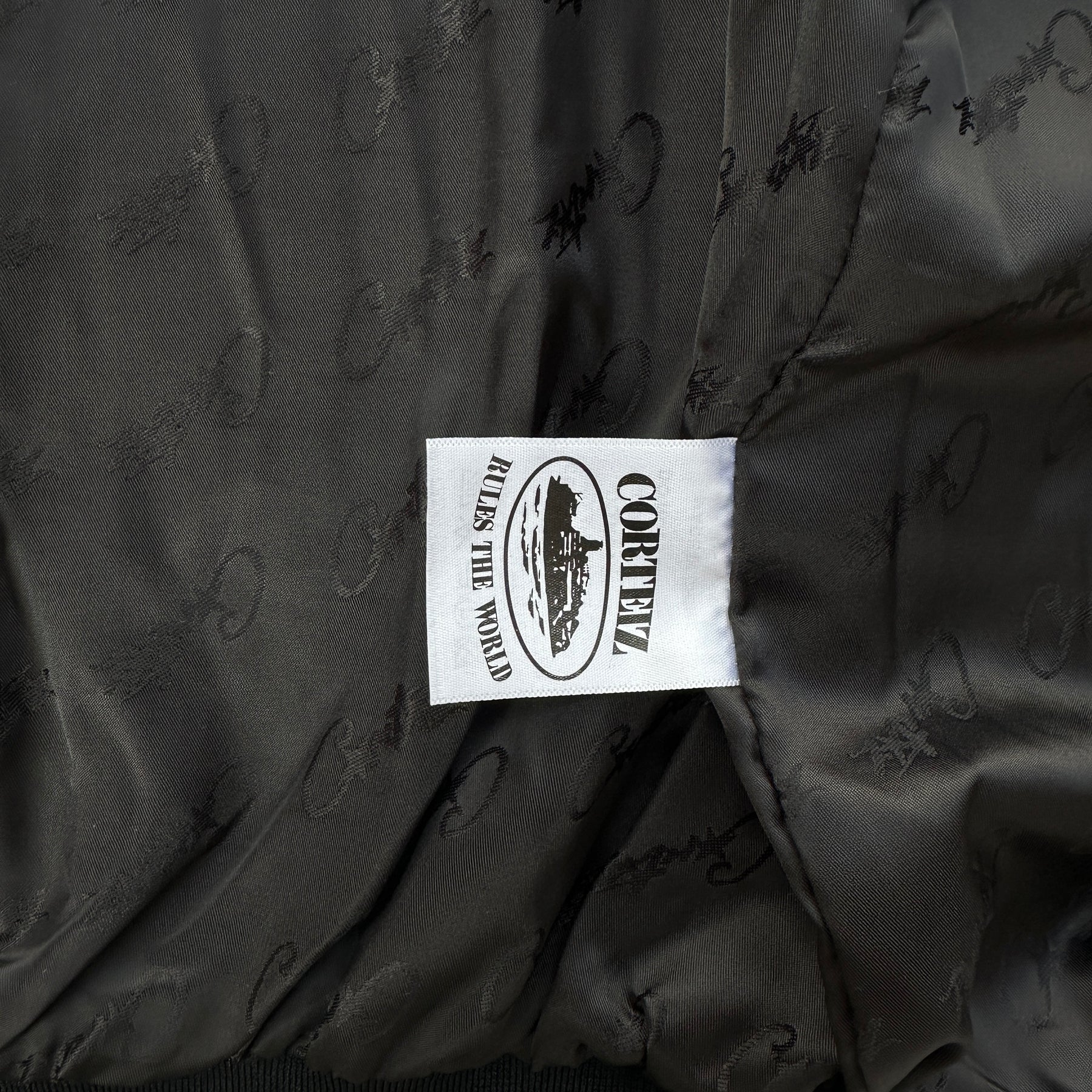 Conjunto Corteiz “Valvet Track”