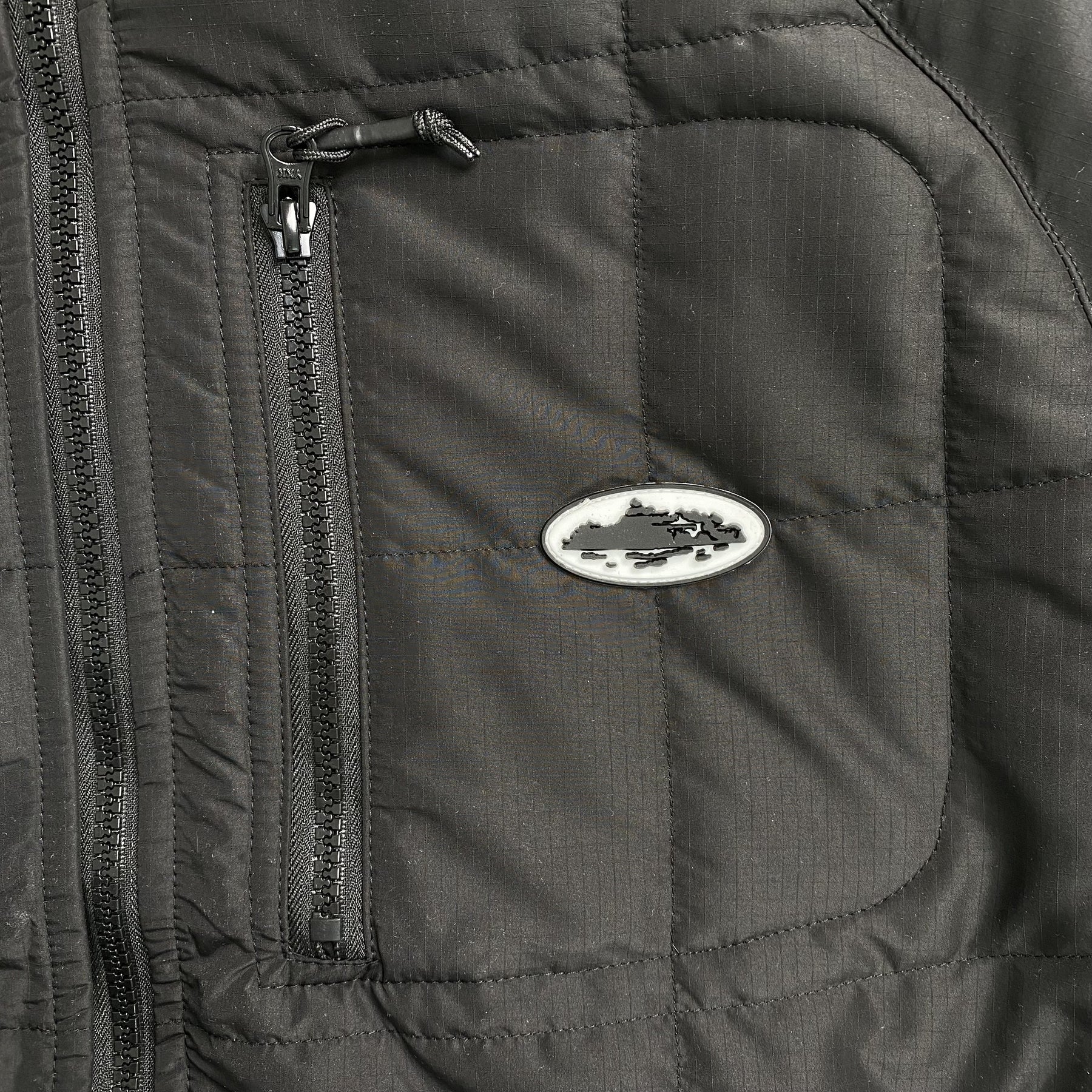 Jaqueta Corteiz “Bellic Insulated” ( Preta )