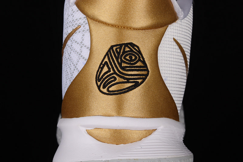 Nike Kyrie 7 “Metallic Gold”