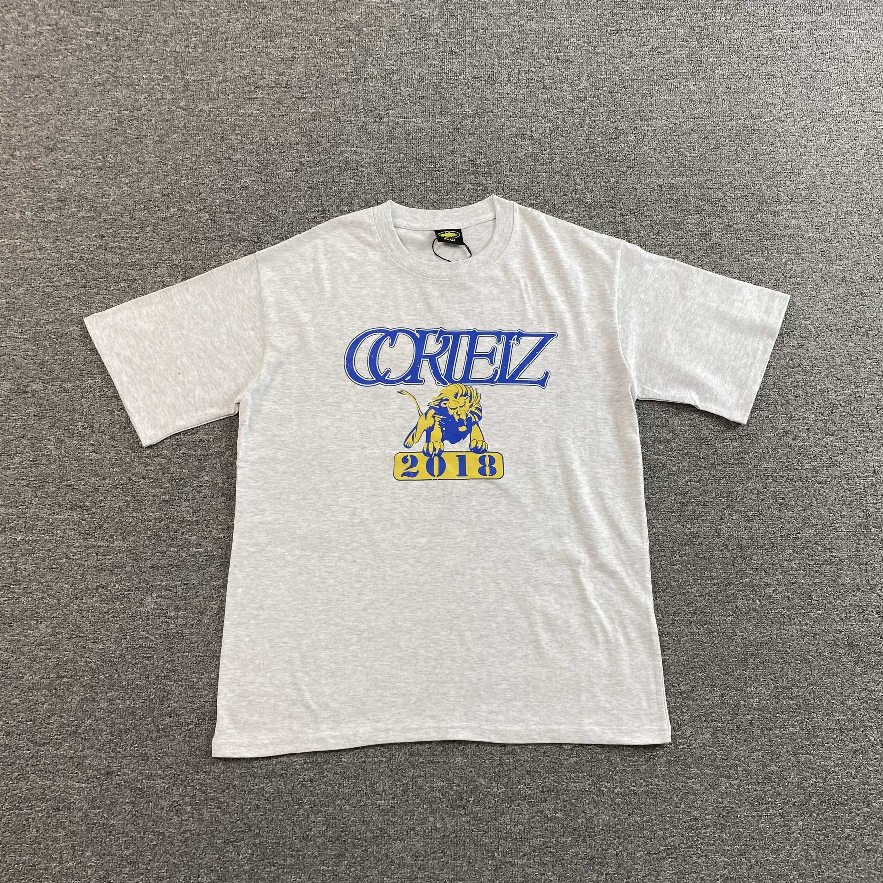Camisa Corteiz “Lion 2018” ( Cinza )