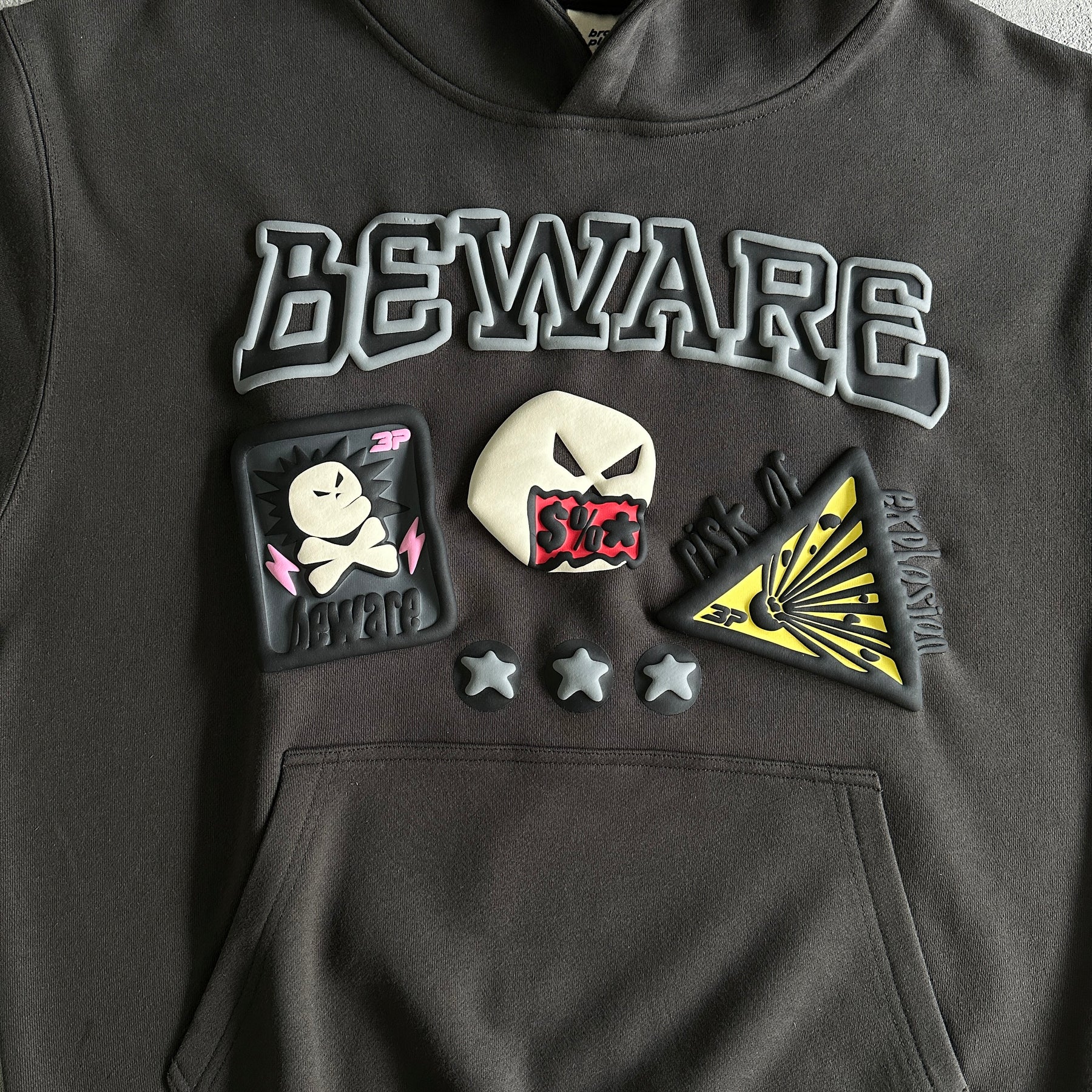 Conjunto Broken Planet “Beware Soot”
