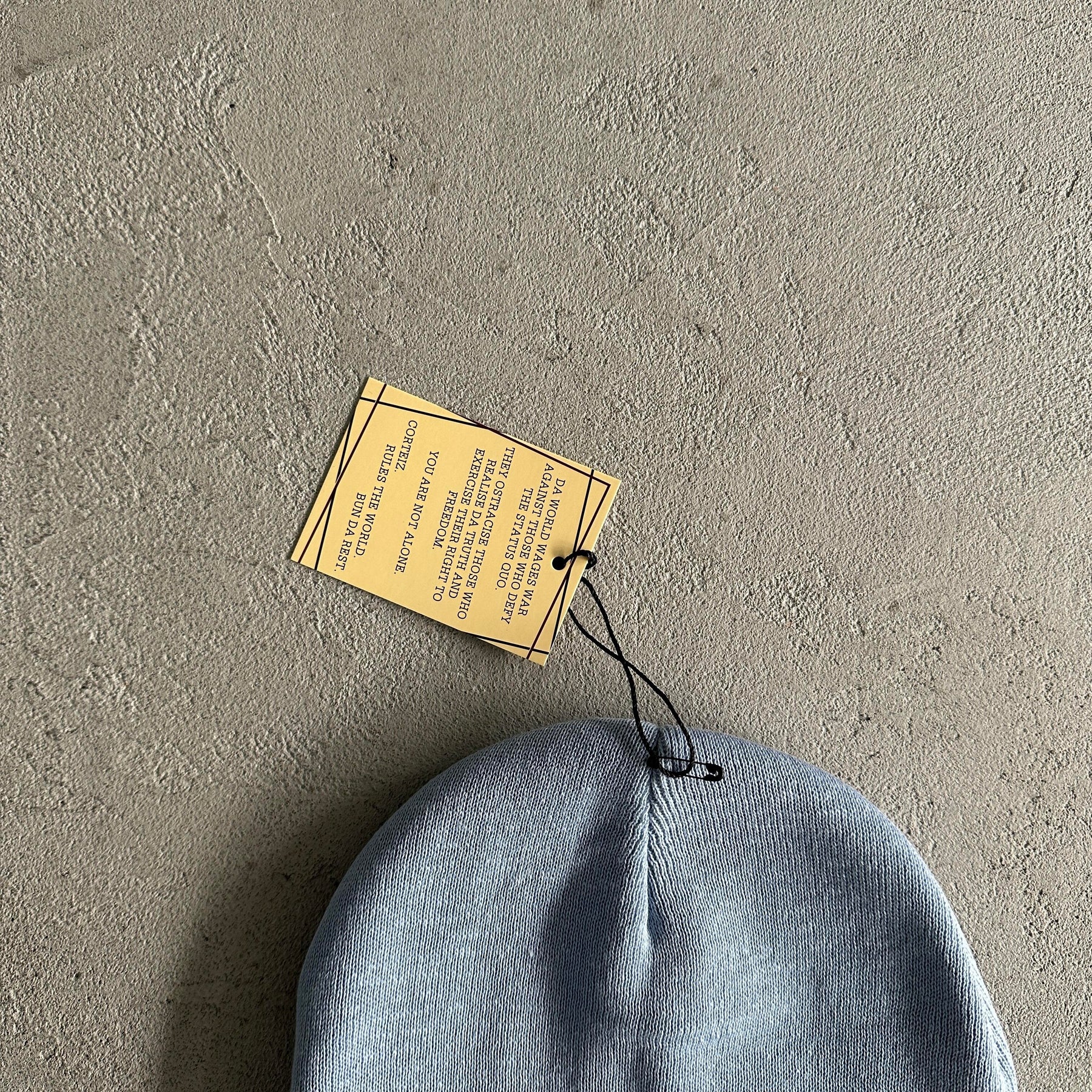 Touca Corteiz “Demon Embroidered Beanie” ( Azul )