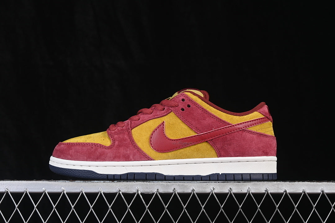 Dunk “Dark team Red and Olive Flak”