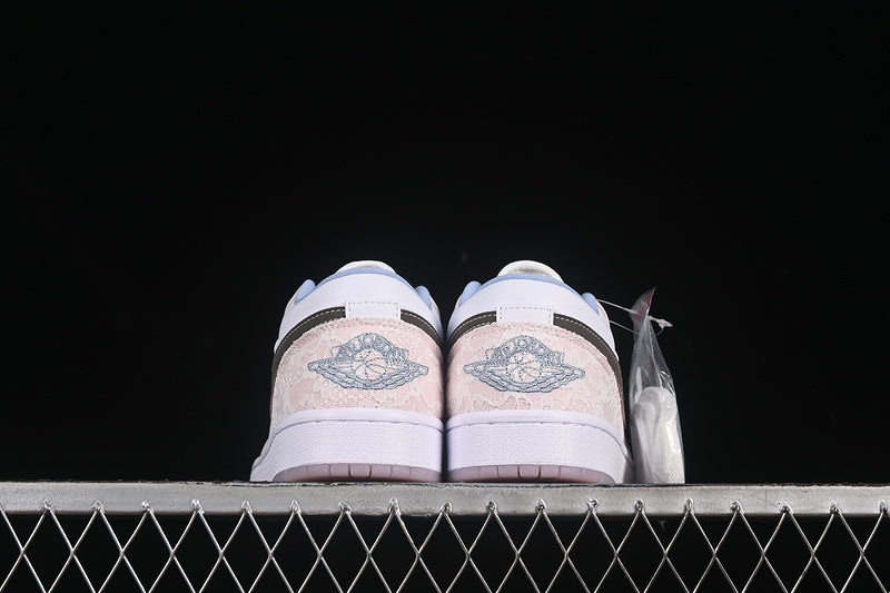 Air Jordan 1 Low "Light Soft Pink”