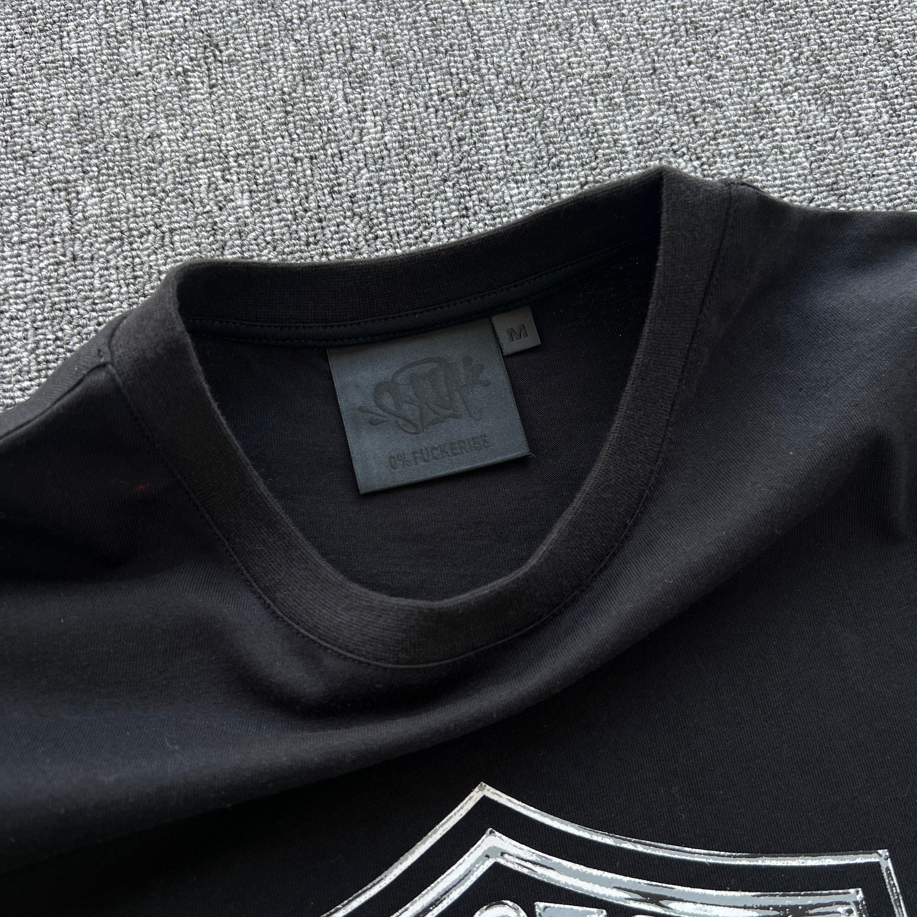 Camisa Syna World “CHRME BDGE”