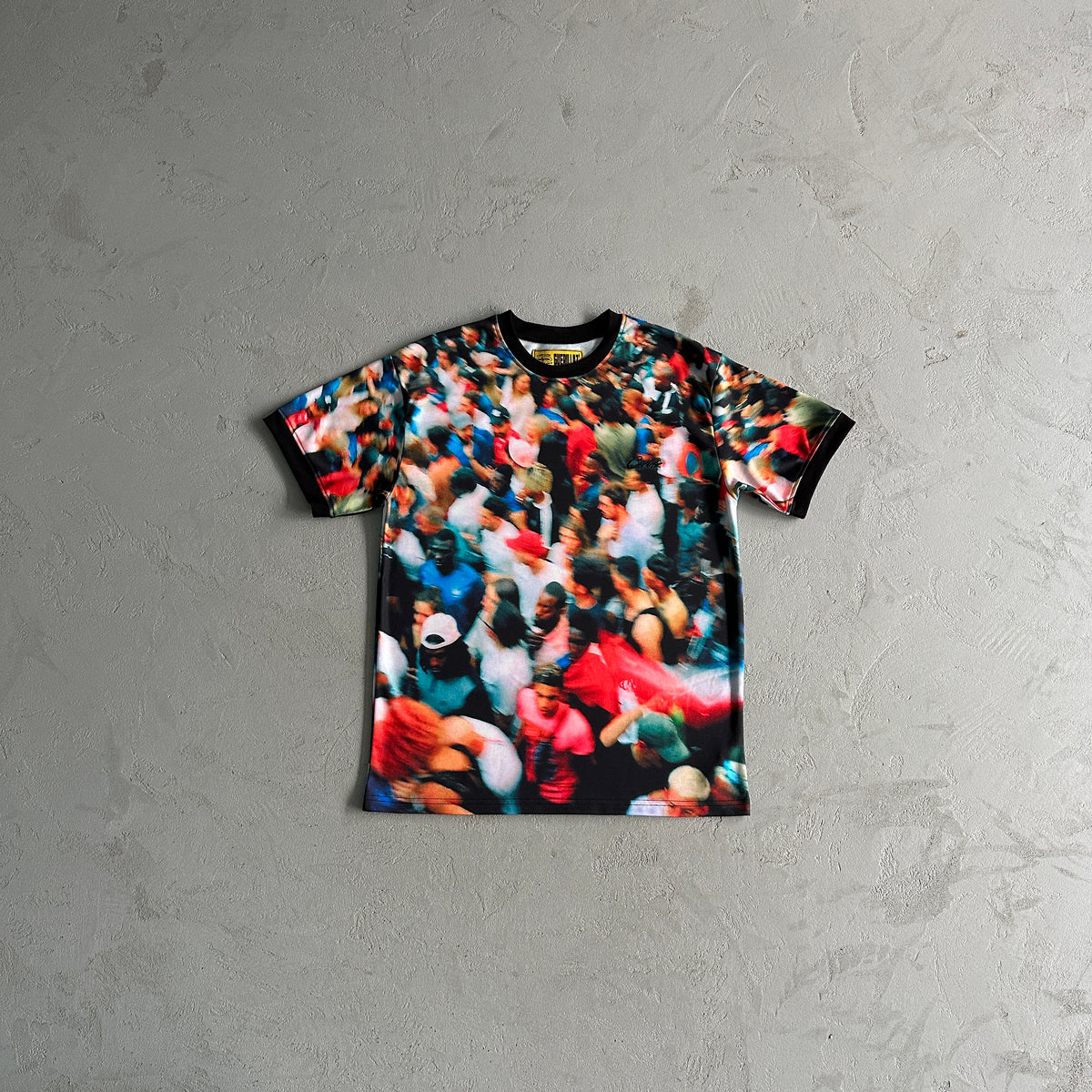 Camisa Corteiz “Crowd Printed”