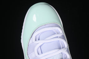 Air Jordan 11  “Igloo”