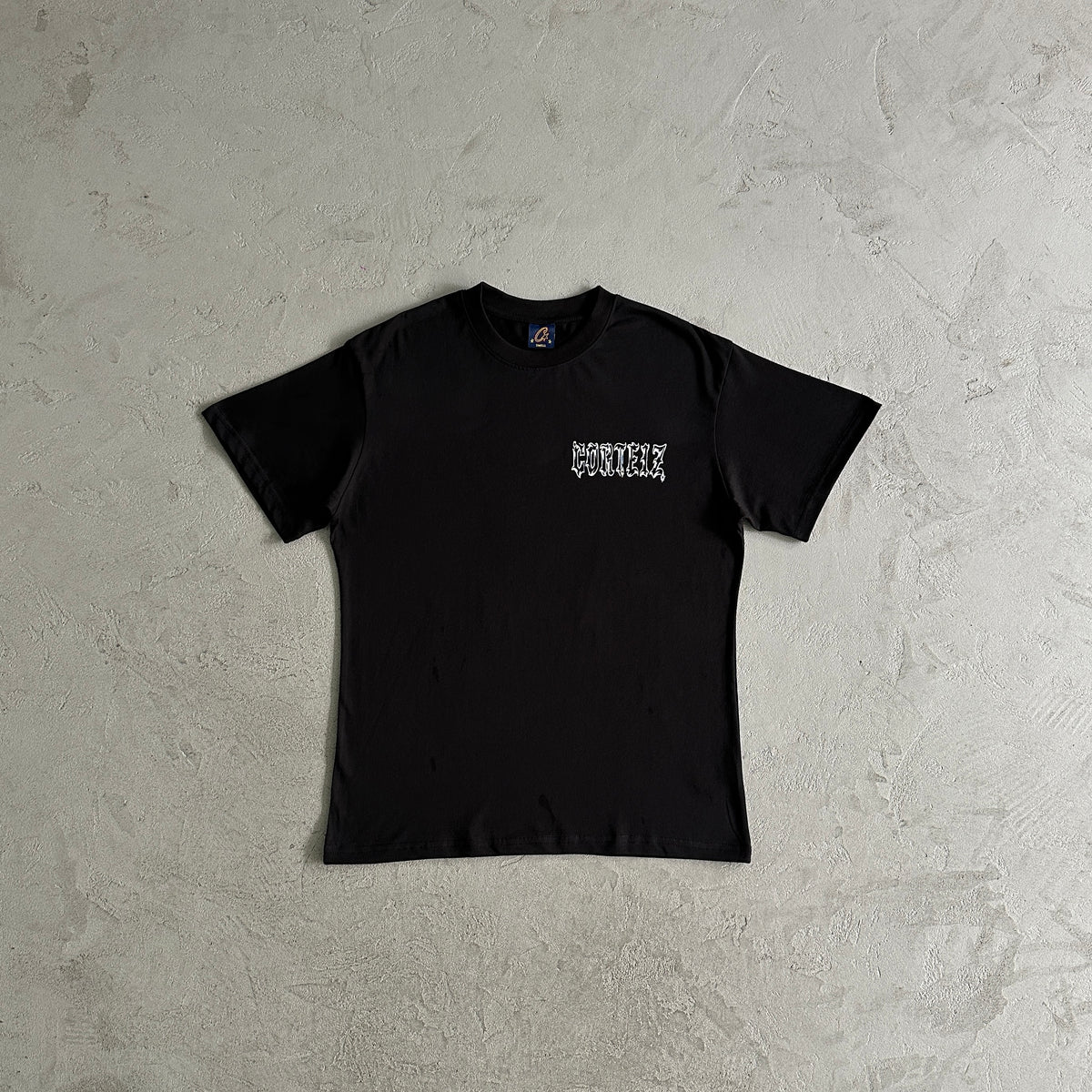 Camisa Corteiz ”Metal Sanskrit Letters”