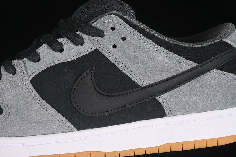Dunk “Dark smoke grey”