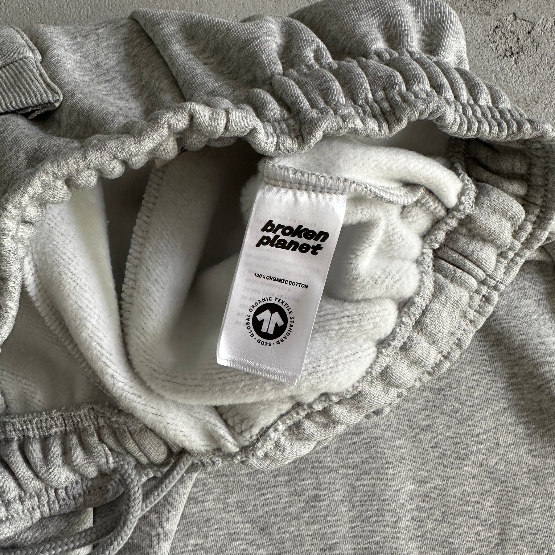 Conjunto Broken Planet “Flecking Grey”