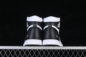 Air Jordan 1 High x Fragment Design ( Preto e Branco )