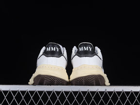 Mihara Yasuyu “Shell Head” ( Branco )