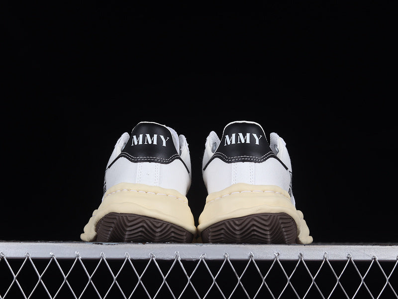 Mihara Yasuyu “Shell Head” ( Branco )