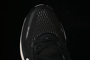 Air Zoom Vomero 18 “White Black”