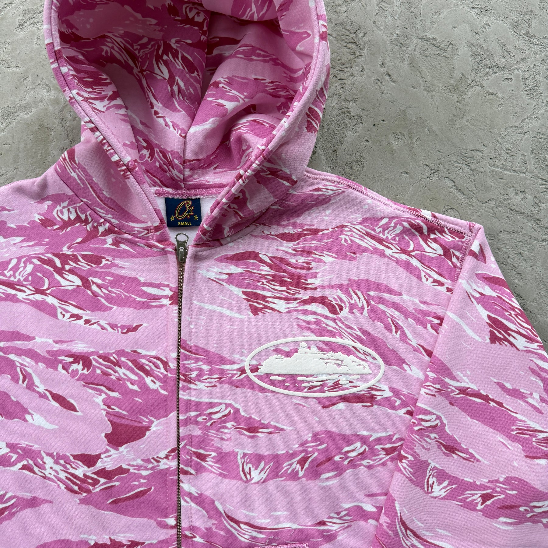 Conjunto Corteiz “Island Puff Print Pink”