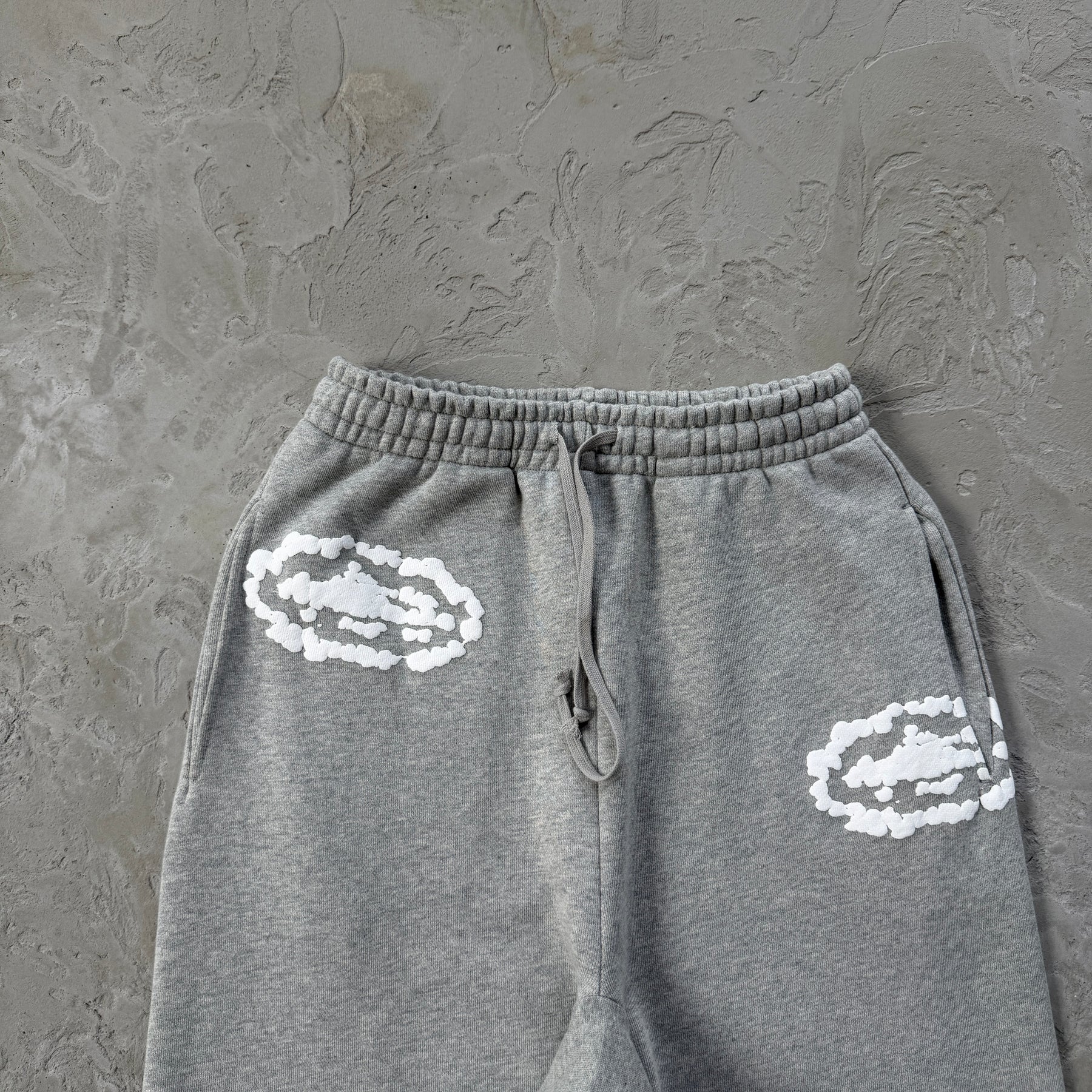 Conjunto Corteiz x Denim Tears ( Cinza )
