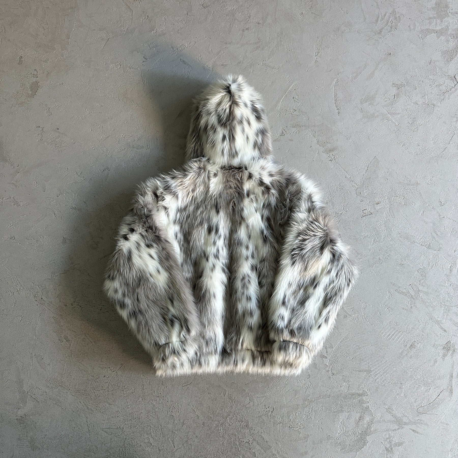 Casaco Corteiz “Faux Fur Hooded”