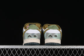 Dunk x Alexis Sablone “White and Pacific Moss”