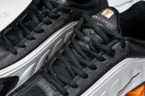 Nike Shox R4 “Bright Mandarim”