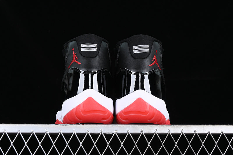 Air Jordan 11 ”Playoffs Bred”