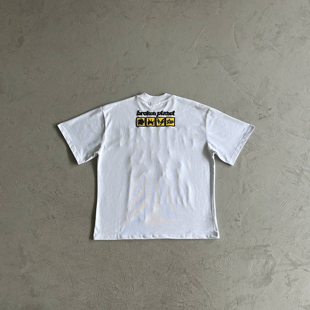 Camisa Broken Planet “in case emergency”