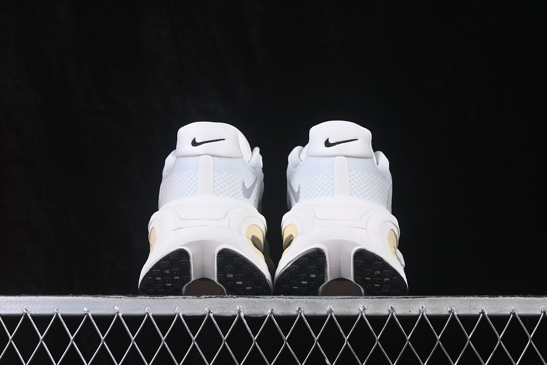 Nike Vomero “Premium Chalk”