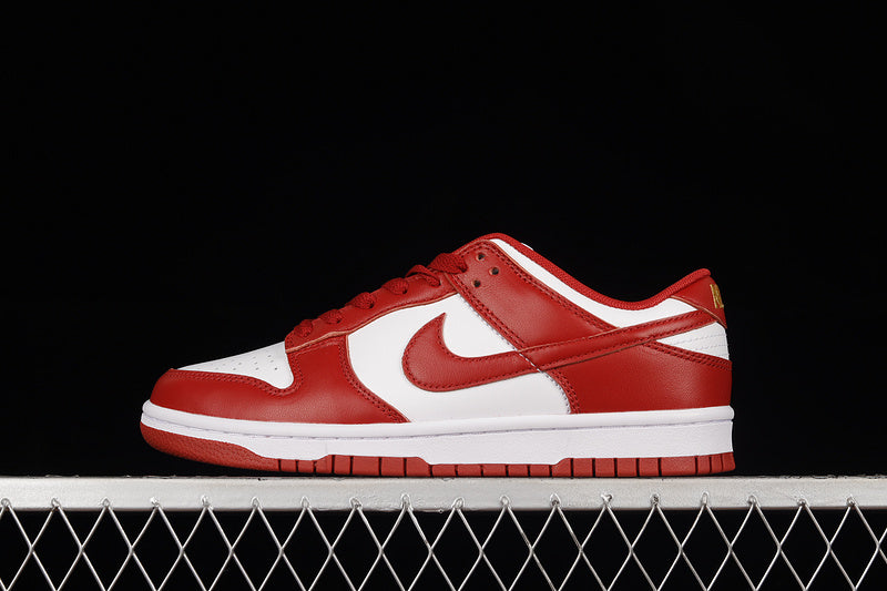 Dunk “Gym Red”