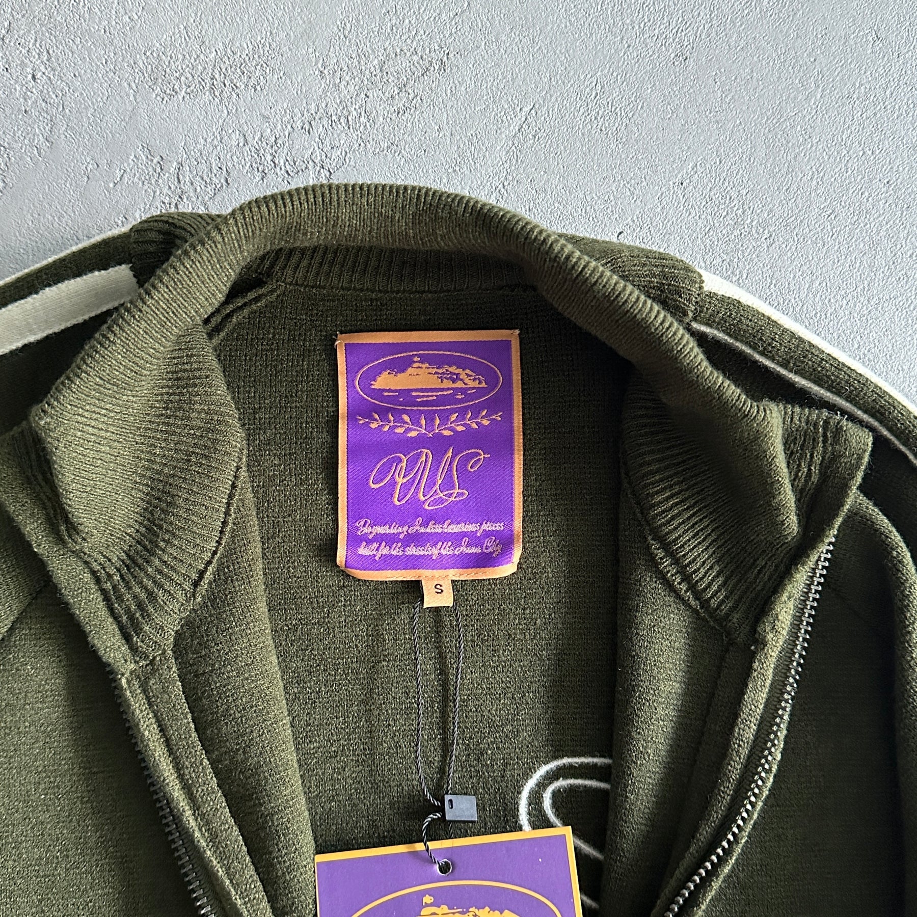 Casaco Corteiz “Knit Zip Up” ( Verde Com Branco )