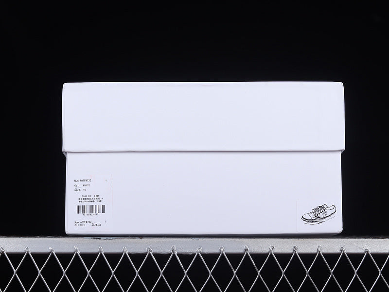 Mihara Yasuyu “Shell Head” ( Branco )