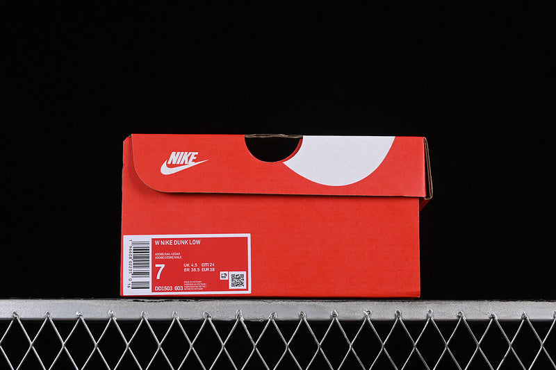 Dunk “Desert Berry”