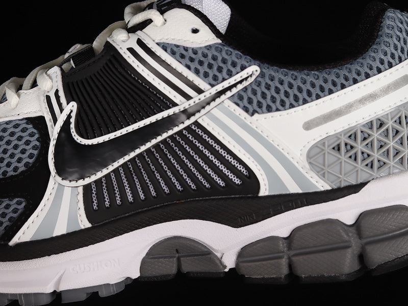 Vomero 5 “Dark Violet"