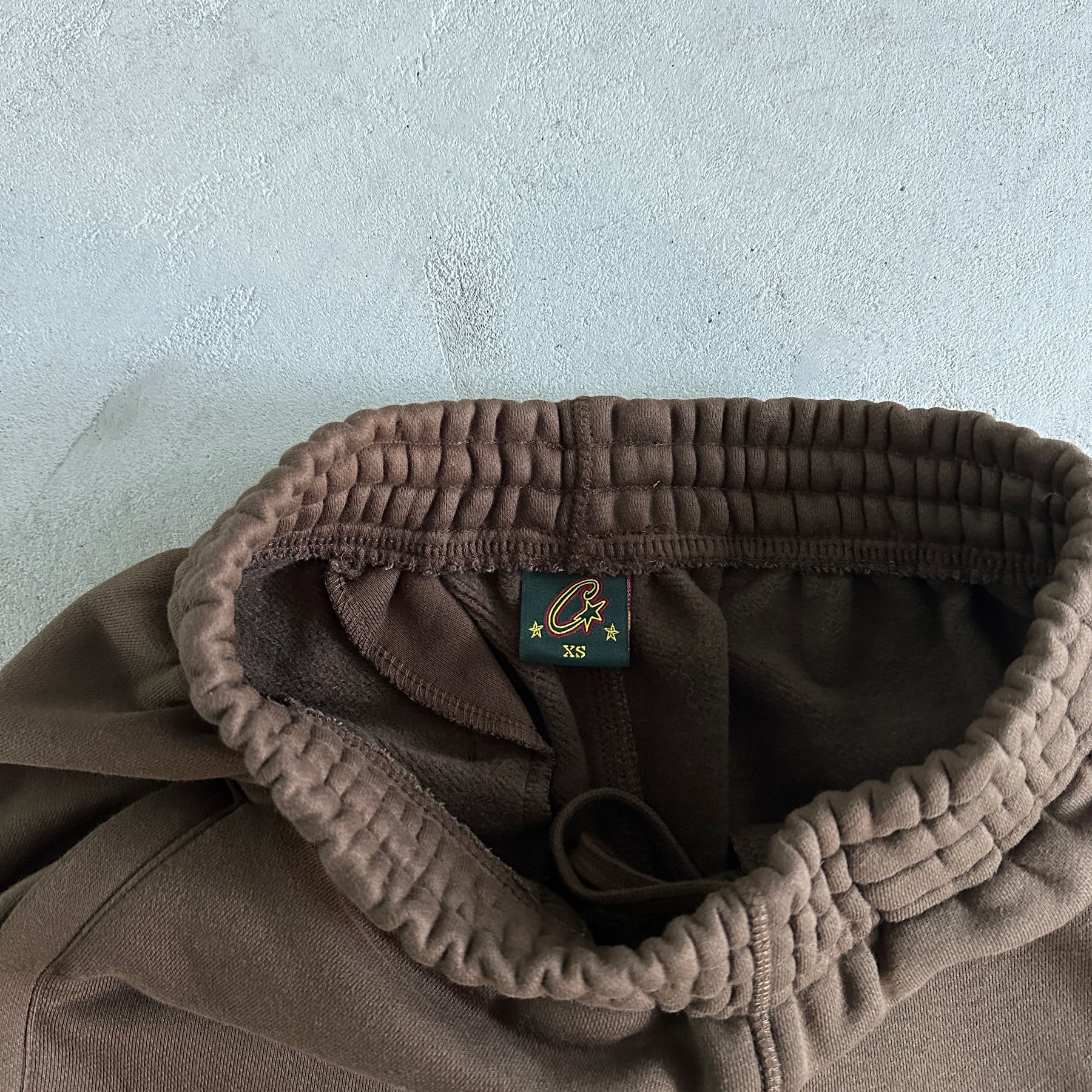 Conjunto Corteiz “Island Puff Print” ( Marrom )