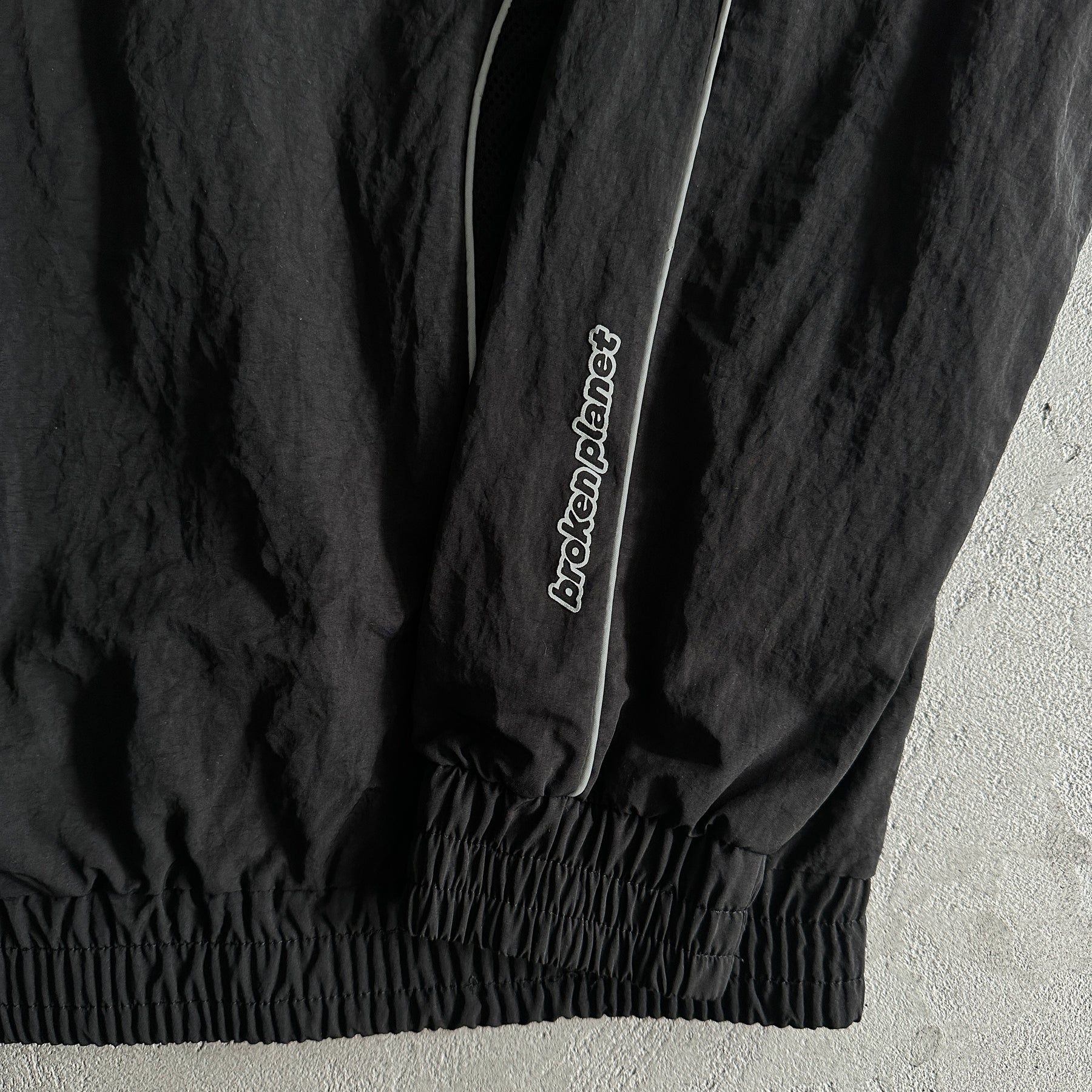 Conjunto Broken Planet “BPM Performance Midnight black”